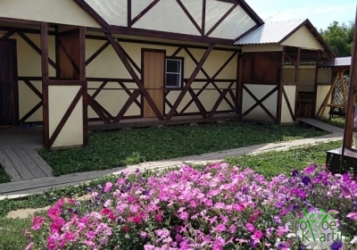 фото Уютные гостевые благоустроеные домики для летнего отдыха в Яровом